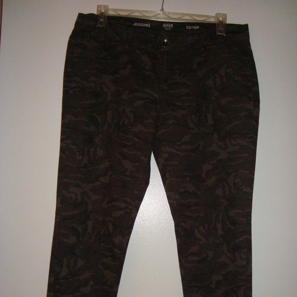 Jeans nwot camo colored - Picture 1 of 2
